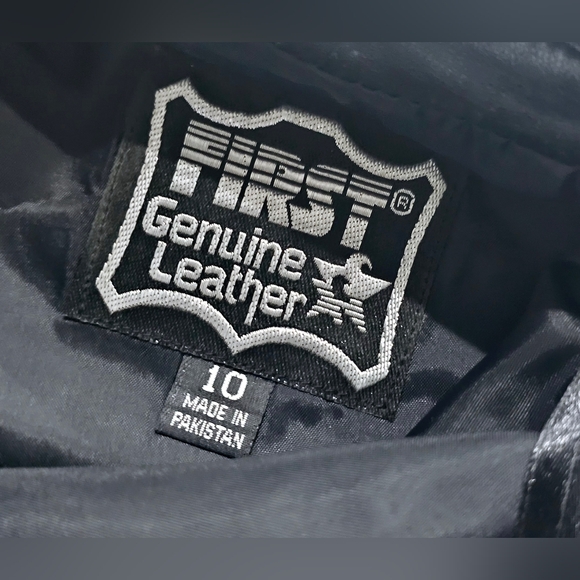 Buttery Soft Black Leather Shorts (size 10 but fits like a 6!) - Picture 5 of 8